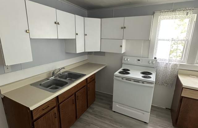 415 East 35th Street Gallery 4