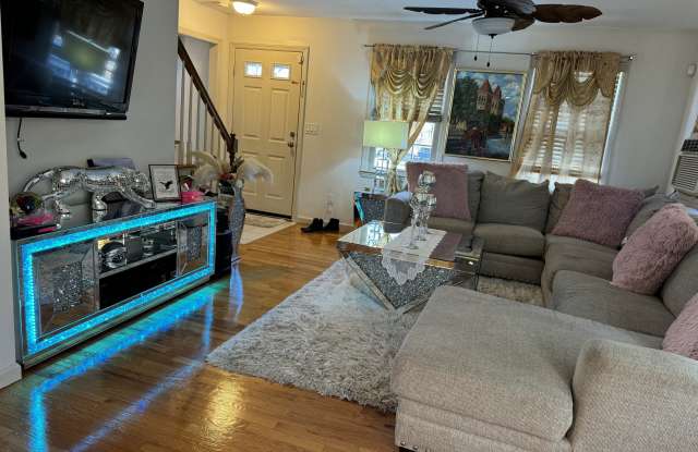 425 Huntington Road Gallery 4