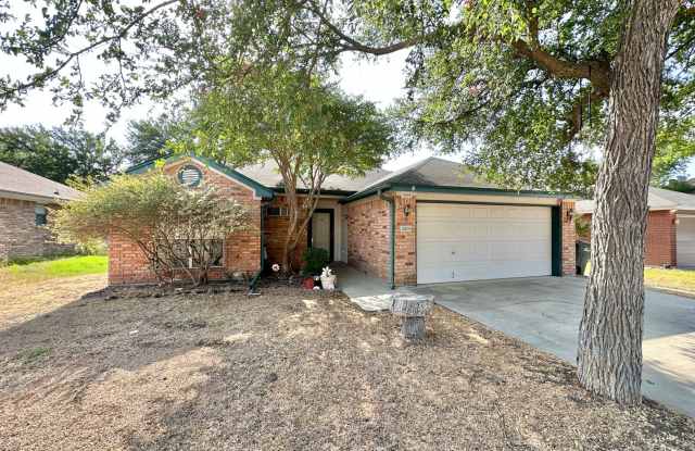 Viewable August 15th! Small Pets Accepted! photos photos