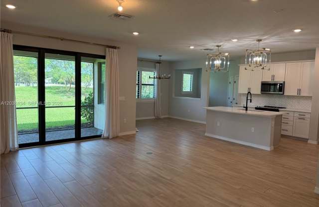 8112 NW 78th Street 8112, Tamarac, FL 33321 Gallery 1