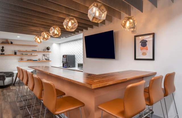 660 Washington Gallery 4