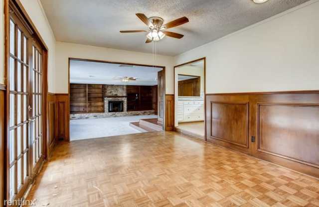 1316 Lexington Drive Gallery 4