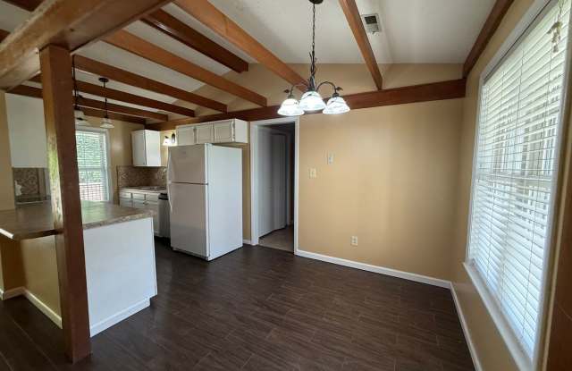 3 bedroom, 2 bath House Gallery 4