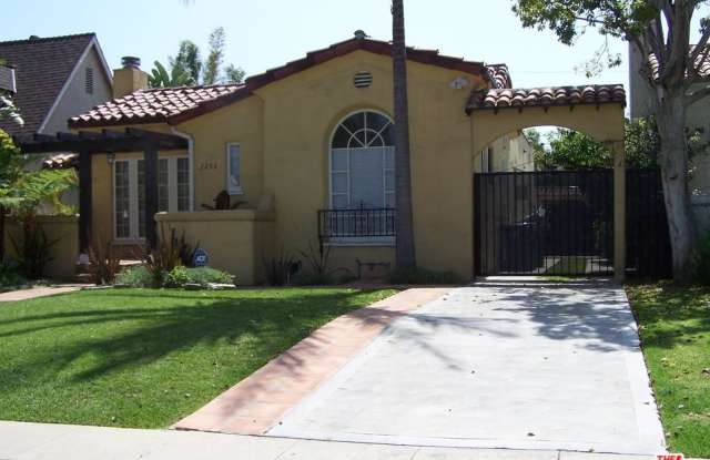 2235 MALCOLM Avenue Gallery 2