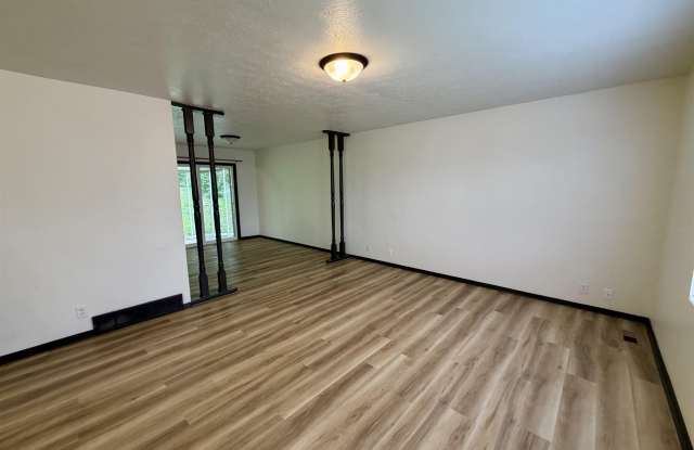 9006 Florence Drive Gallery 3
