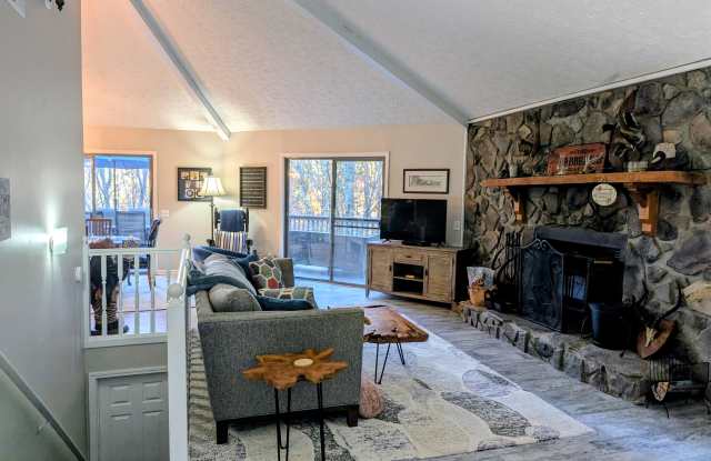 842 Alpine Dr Gallery 2