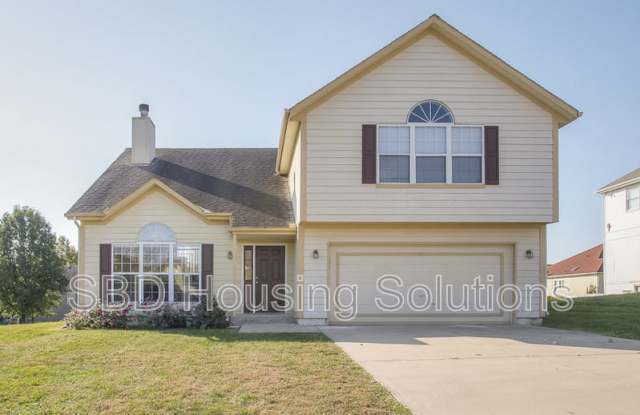 7215 E 133rd Cir - 7215 East 133rd Circle, Grandview, MO 64030