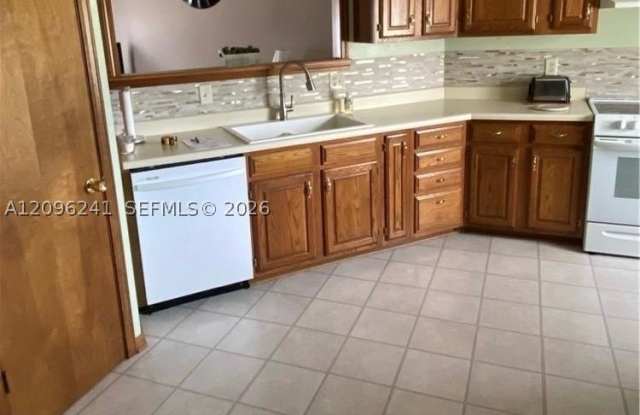 700 W Diane CtR, IL 62454 Gallery 4