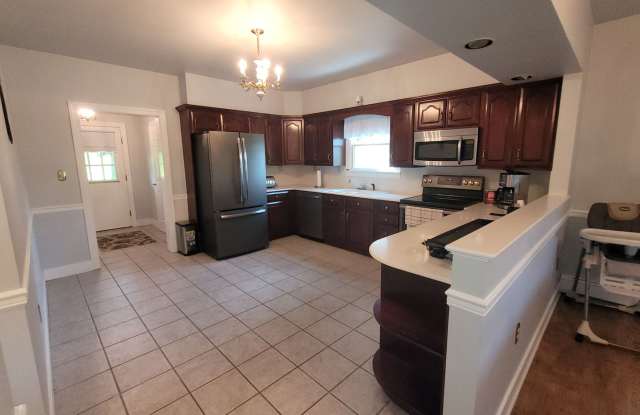 Country Views In Berks County-one pet allowed - 1269 Possum Lane, Berks County, PA 19533