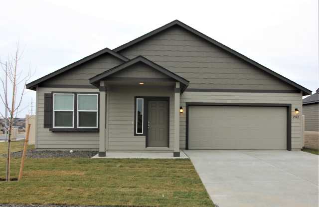 3 Bedrooms, 2 Bath Home in South Richland - 2902 Milton Lane, Richland, WA 99352