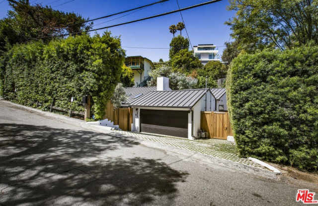 2425 Rinconia Dr Gallery 2