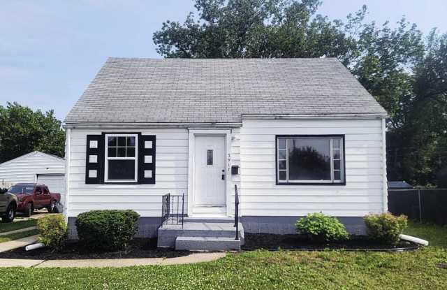 ** Move in Special ** Freshly Painted 3-Bedroom, 1-Bathroom Home – $1,350/Month | 1,760 Sq. Ft. | Accepting Section 8 photos photos