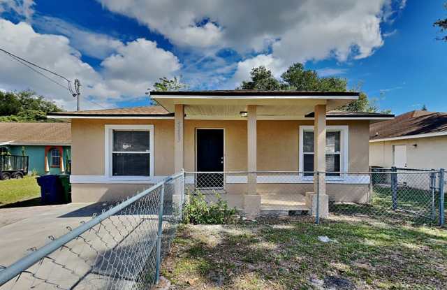 Newly Renovated Single Family Home | 4 BR/2BA | Partially fenced front yard photos photos Newly Renovated Single Family Home | 4 BR/2BA | Partially fenced front yard photos photos