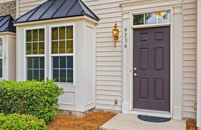 A lovely 3-bed, 2.5-bath townhome in Berewick community of South Charlotte! Gallery 3