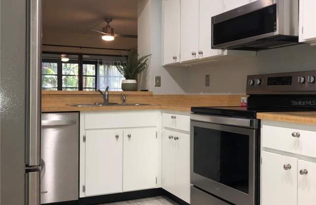 3399 MERMOOR Drive Gallery 4