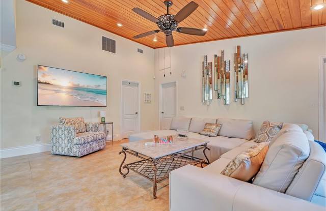 4300 GULL Cove Gallery 3