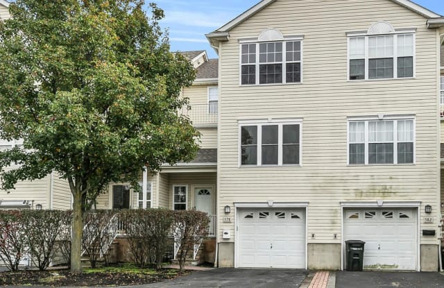 578 Beachway Avenue - 578 Beachway Avenue, Keansburg, NJ 07734