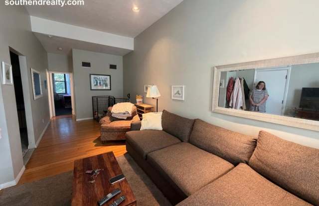 201 West Newton St. Gallery 3