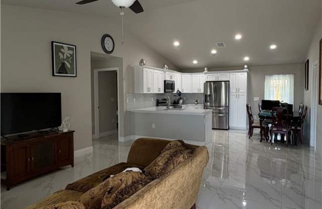 3914 9th Street W Gallery 3