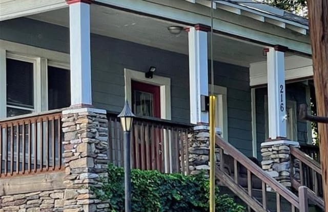 216 Catawba Avenue E - 216 East Catawba Avenue, Mount Holly, NC 28120