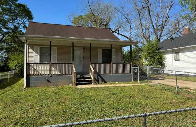 Welcome to this charming 3 bedroom, 2 bathroom home located in Spartanburg, SC. photos photos