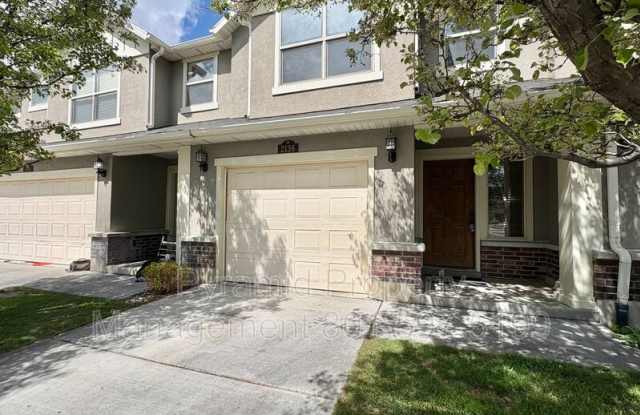 2136 W Fernside St photos photos