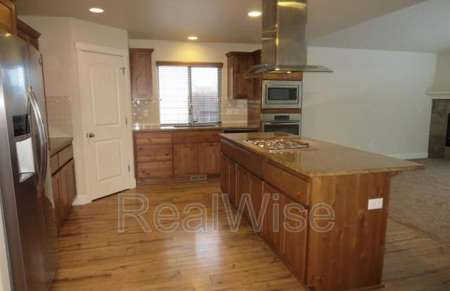 3006 NE Red Oak Dr Gallery 3