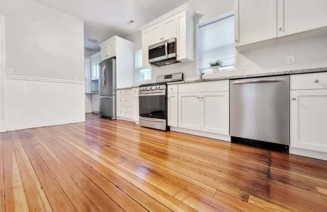 225 East Eagle Street225 East Eagle Street - 2 photos photos