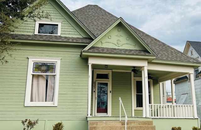 627 W Chestnut Street photos photos