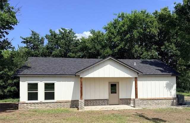 8761 S 4180 Road Gallery 1