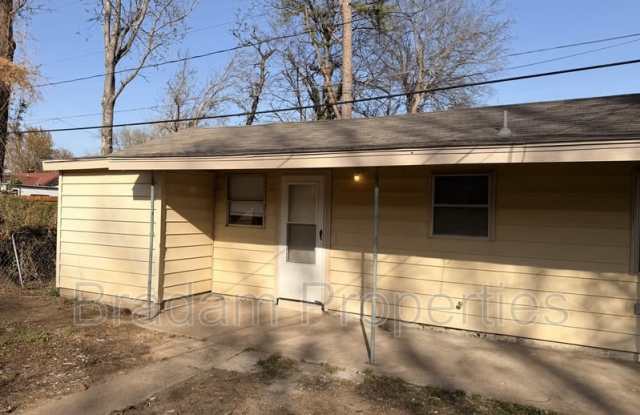 1615 1/2 N Main St photos photos 1615 1/2 N Main St photos photos