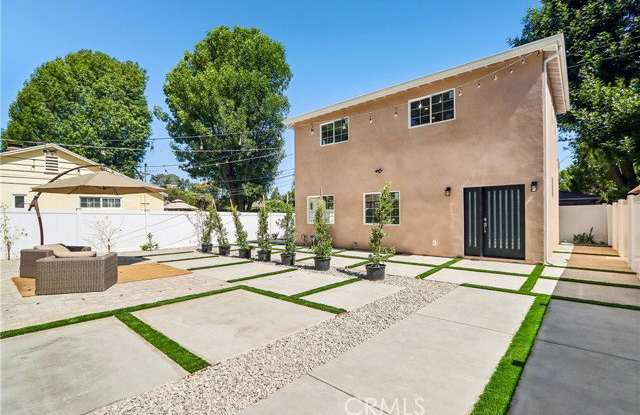 21233 Lopez Street photos photos