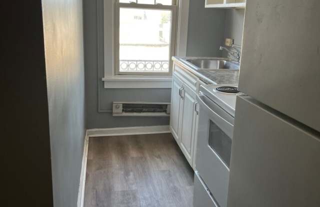 10205 Madison Avenue photos photos