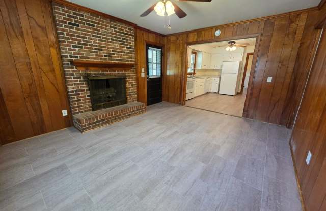 Take a look ... Waverly, VA  - 3 bedroom / 2 bath Gallery 4