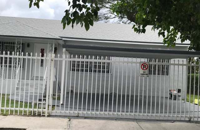 2725 Northwest 19th Avenue Gallery 1