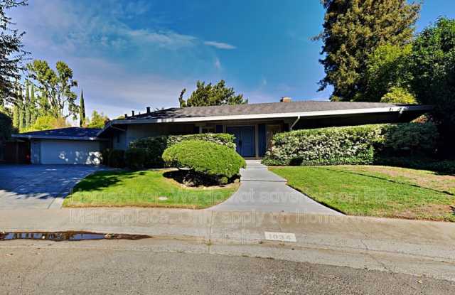 1034 Chaucer Court photos photos