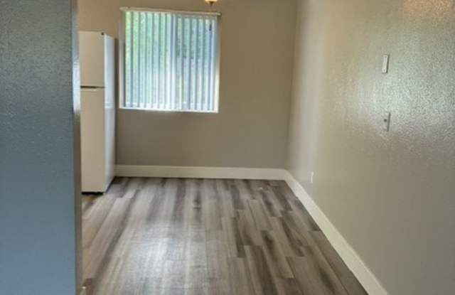 Las Sierra Heights Gallery 4