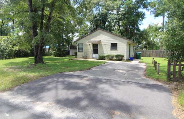 2 Bedroom Home Available Now in Wakulla Gardens photos photos