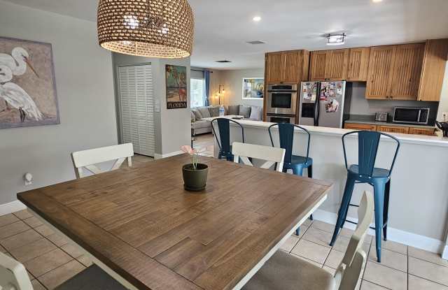 1590 NE 23RD Terrace Gallery 4