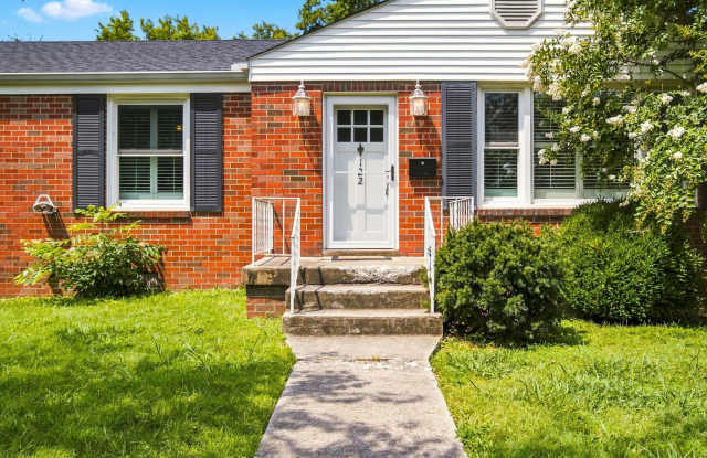 FOR LEASE- 3 BEDROOM SINGLE FAMILY HOME IN LEBANON! Gallery 1
