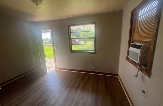 2 br home in Ward Gallery 4