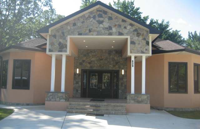 639 HIGHLAND AVENUE Gallery 3