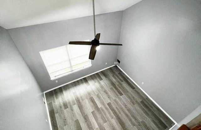 120  Fulton Court Gallery 4