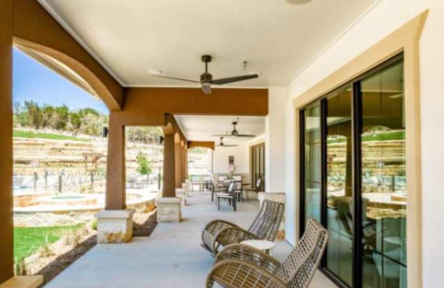 22803 US-281 N, #1213 photos photos