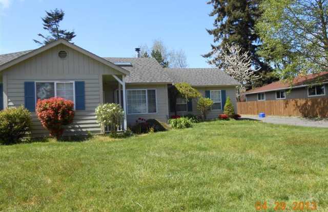 Charming No-Stairs Rambler – Move-In Ready  Minutes from Boeing photos photos