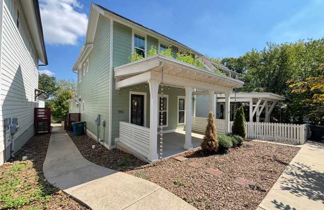 MOVE IN BY NOVEMBER 1ST & GET DECEMBER RENT FREE! Gorgeous 3 Bedroom Home Near Downtown Fayetteville! Gallery 3