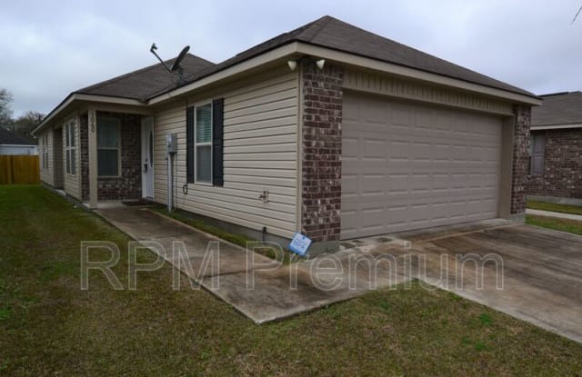 1060 Sedona Pines Dr - 1060 Sedona Pines Drive, East Baton Rouge County, LA 70816