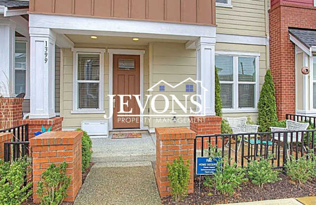 3 Bed/2.5 Bath Townhouse - W/D included with garage parking Gallery 4