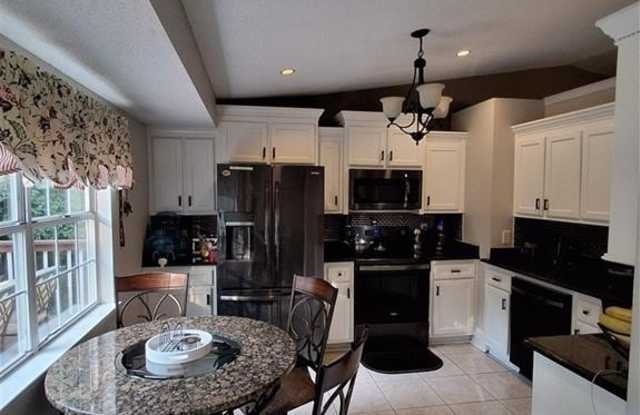 1142 Riverside Trace Gallery 4