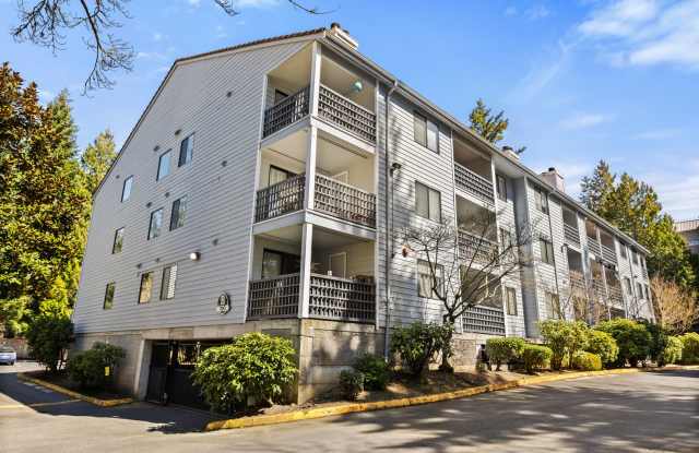 Modern 2-Bedroom Condo in Shoreline with Stylish Finishes photos photos